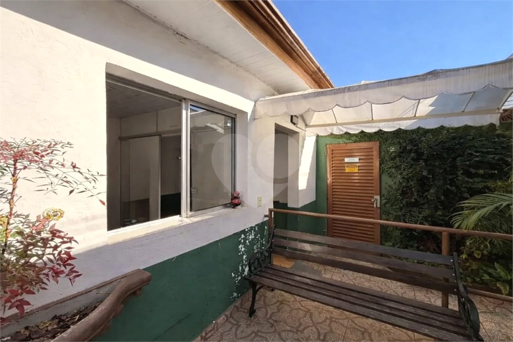 Casa térrea - 10 quartos - 6 banheiros - refeitório e amplo quintal