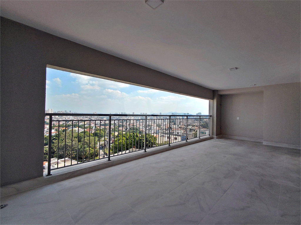 Apartamento à venda com 155 m², andar alto, vista livre, elevador privativo e 2 vagas