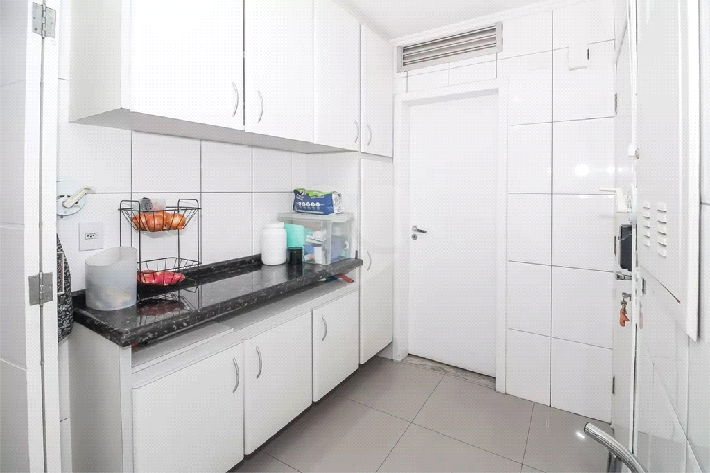 Apartamento Perdizes 4 dormitórios, sendo 2 suites e 3 vagas de garagem 