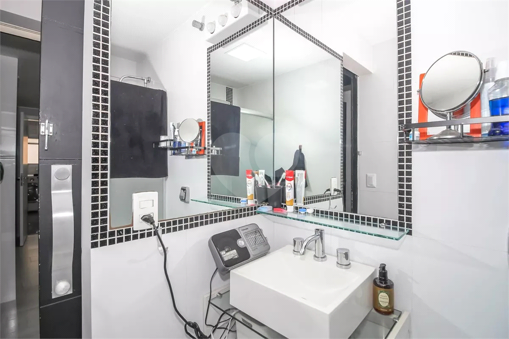 Apartamento Perdizes 4 dormitórios, sendo 2 suites e 3 vagas de garagem 