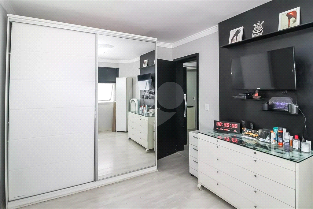 Apartamento Perdizes 4 dormitórios, sendo 2 suites e 3 vagas de garagem 