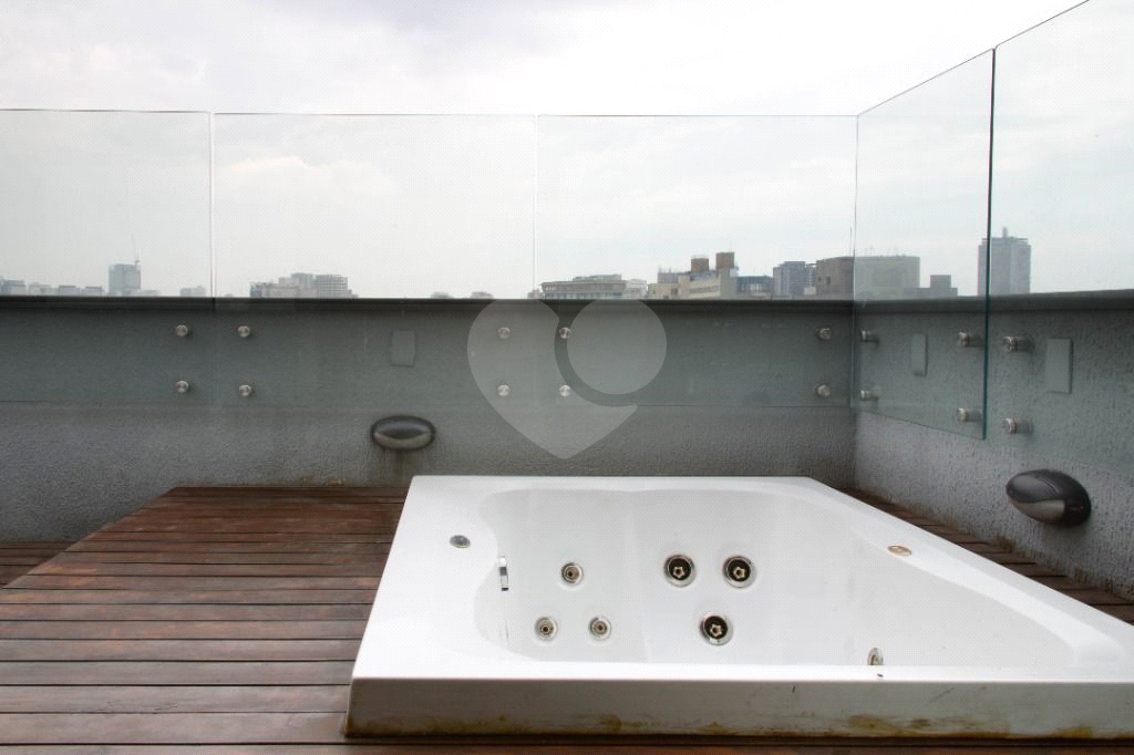 Cobertura Semi Mobiliada para Locação na Brigadeiro – 78m², 1 Dorm, Vaga e Piscina Privativa