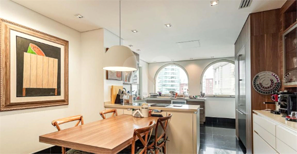 Apartamento de alto padrão localizado no Jardim Europa 