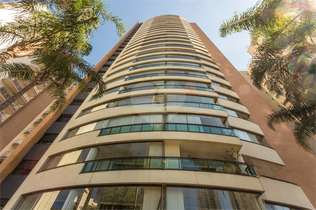 Apartamento em Pompéia  4 dormitórios, sendo 2 suítes espaçosas, 3 suites