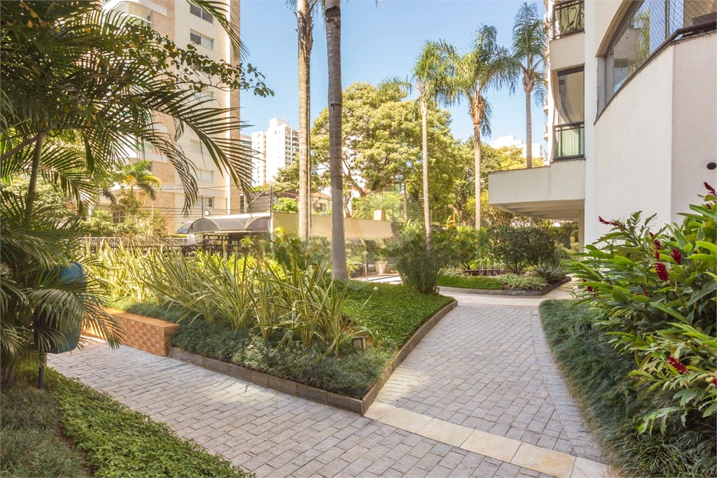 Apartamento em Pompéia  4 dormitórios, sendo 2 suítes espaçosas, 3 suites