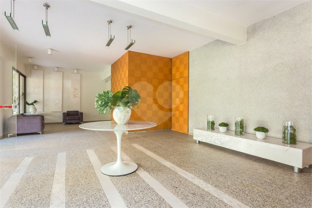 Apartamento em Pompéia  4 dormitórios, sendo 2 suítes espaçosas, 3 suites