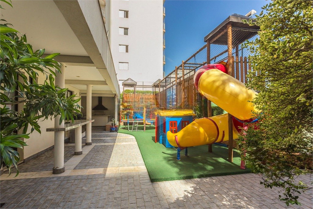 Apartamento em Pompéia  4 dormitórios, sendo 2 suítes espaçosas, 3 suites