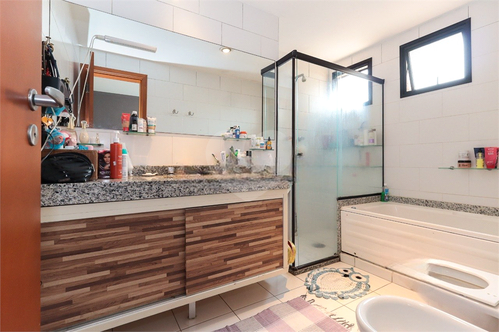 Apartamento em Pompéia  4 dormitórios, sendo 2 suítes espaçosas, 3 suites