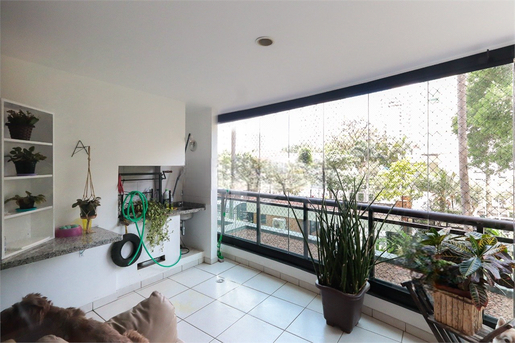 Apartamento em Pompéia  4 dormitórios, sendo 2 suítes espaçosas, 3 suites
