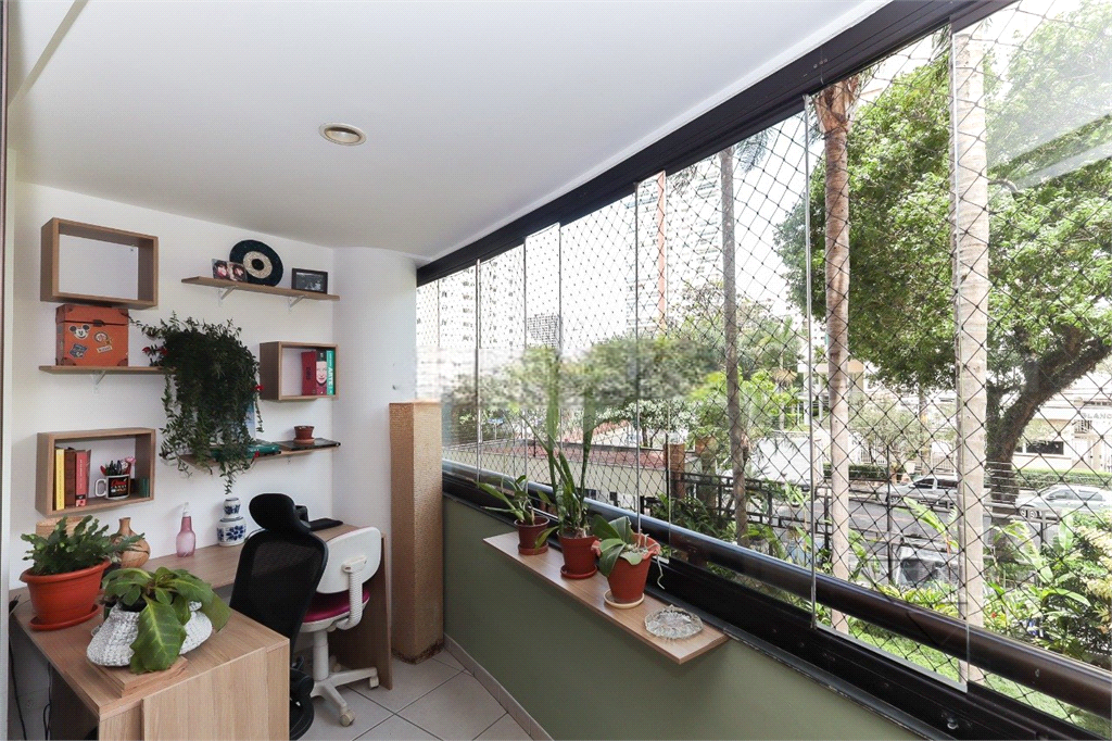 Apartamento em Pompéia  4 dormitórios, sendo 2 suítes espaçosas, 3 suites