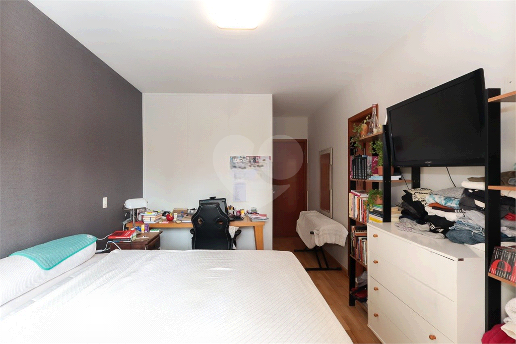 Apartamento em Pompéia  4 dormitórios, sendo 2 suítes espaçosas, 3 suites