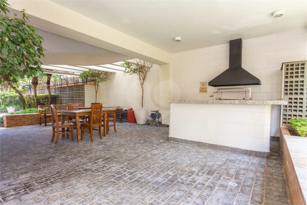 Apartamento em Pompéia  4 dormitórios, sendo 2 suítes espaçosas, 3 suites