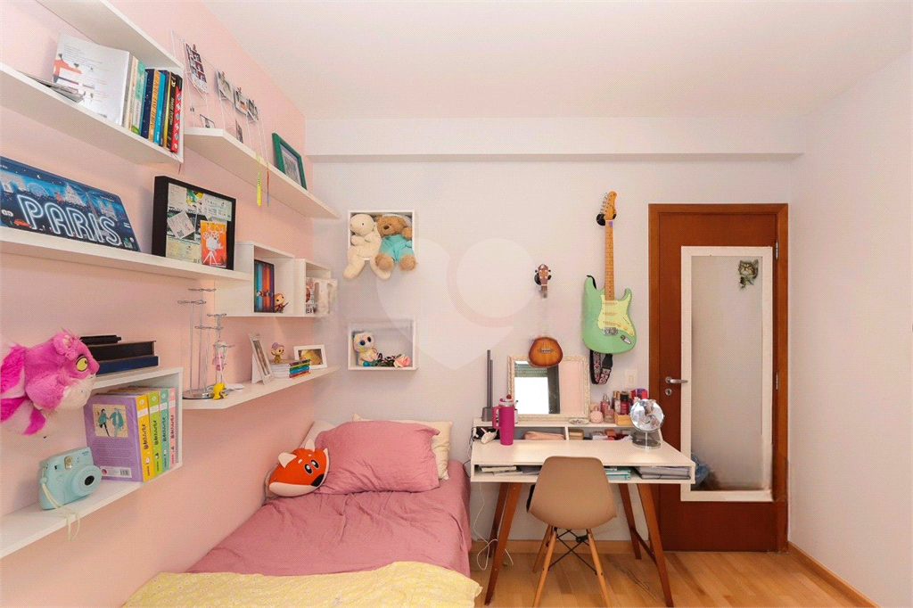 Apartamento em Pompéia  4 dormitórios, sendo 2 suítes espaçosas, 3 suites