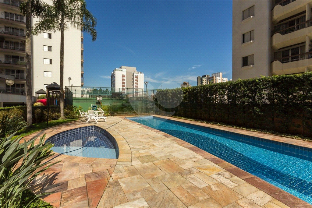 Apartamento em Pompéia  4 dormitórios, sendo 2 suítes espaçosas, 3 suites