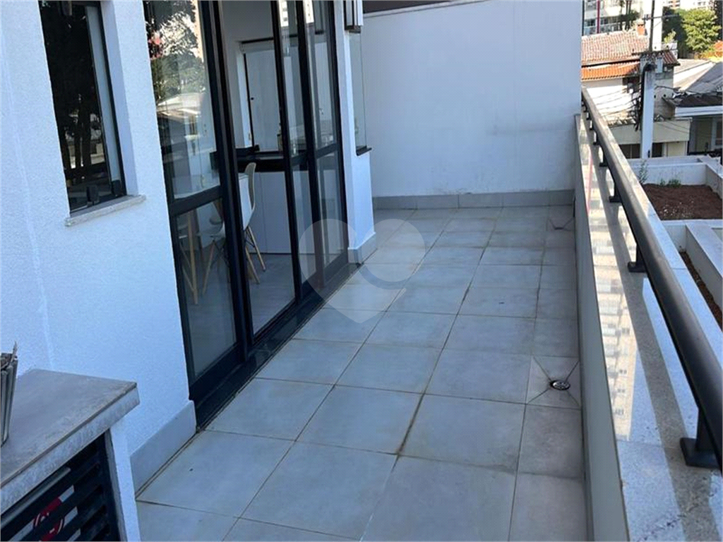 APARTAMENTO em CAMPO BELO