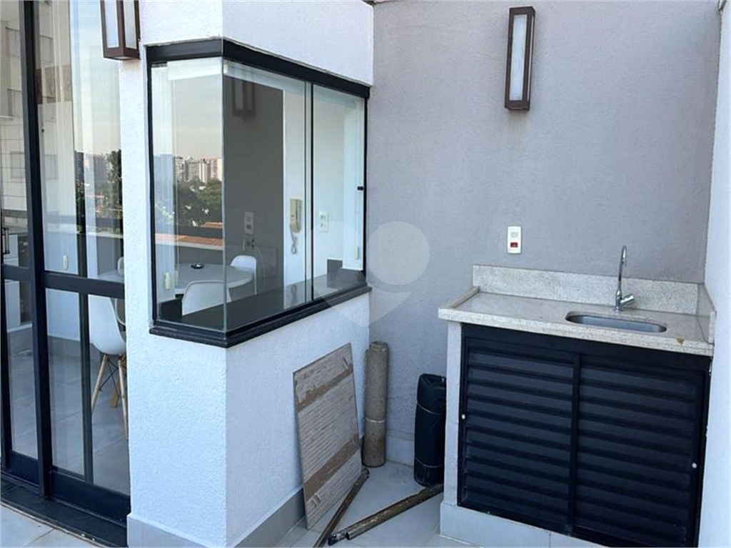 APARTAMENTO em CAMPO BELO