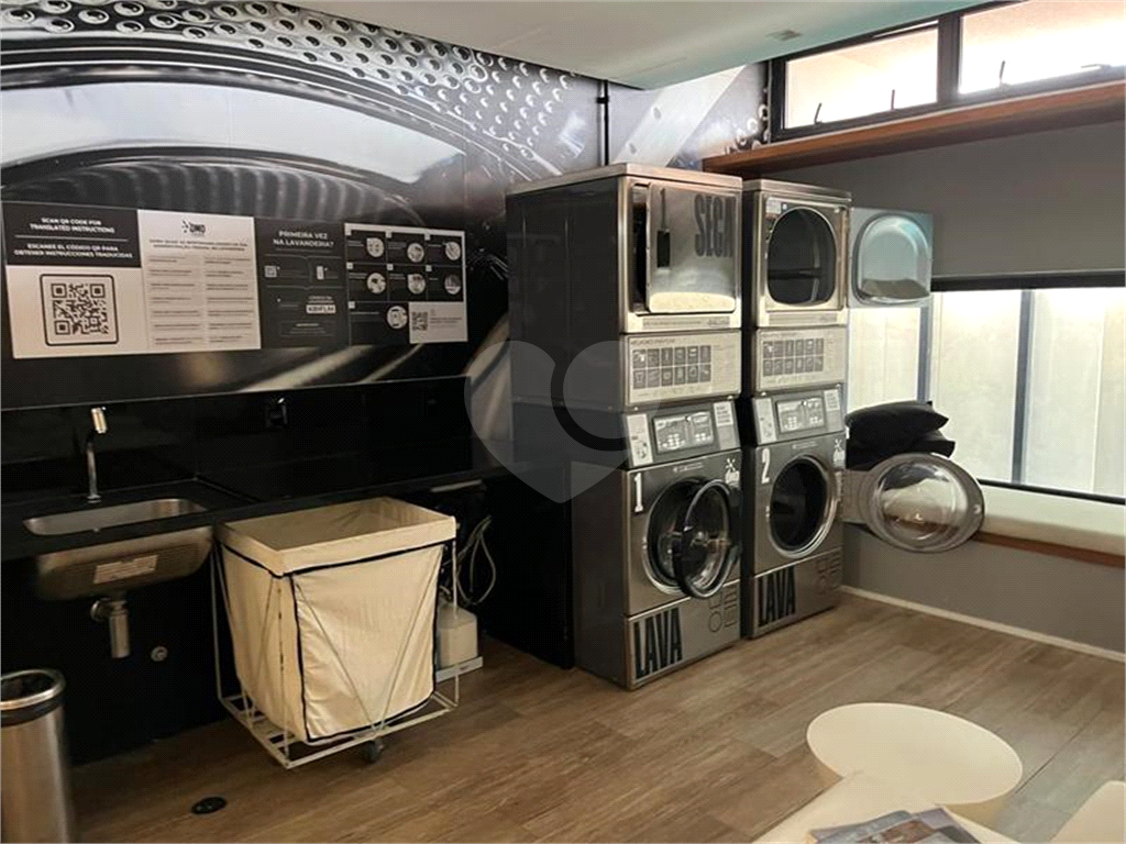 APARTAMENTO em CAMPO BELO