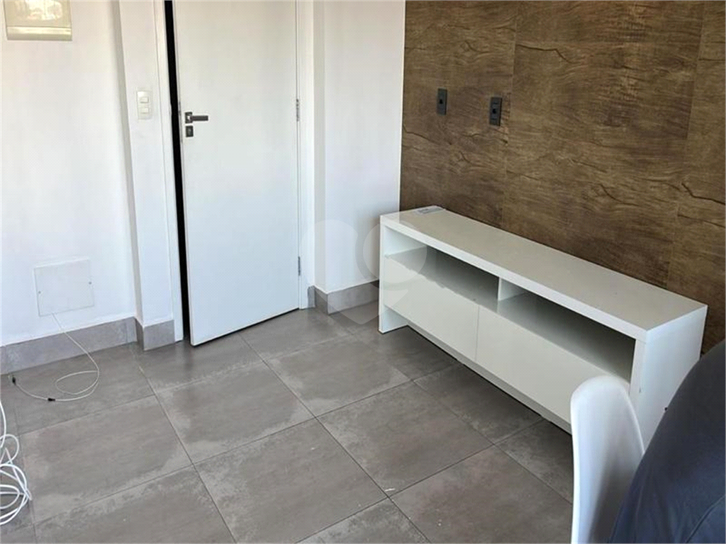 APARTAMENTO em CAMPO BELO