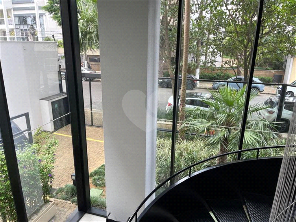 APARTAMENTO em CAMPO BELO