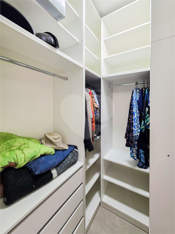 Casa Comercial - Brooklin - 3 Quartos / Dormitórios - 2 Vagas - Venda / Compra - 200 m²