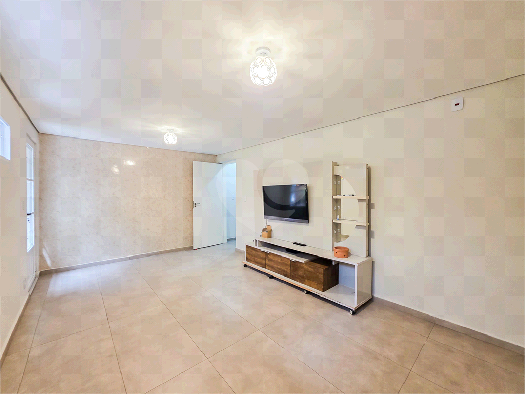 Casa Comercial - Brooklin - 3 Quartos / Dormitórios - 2 Vagas - Venda / Compra - 200 m²