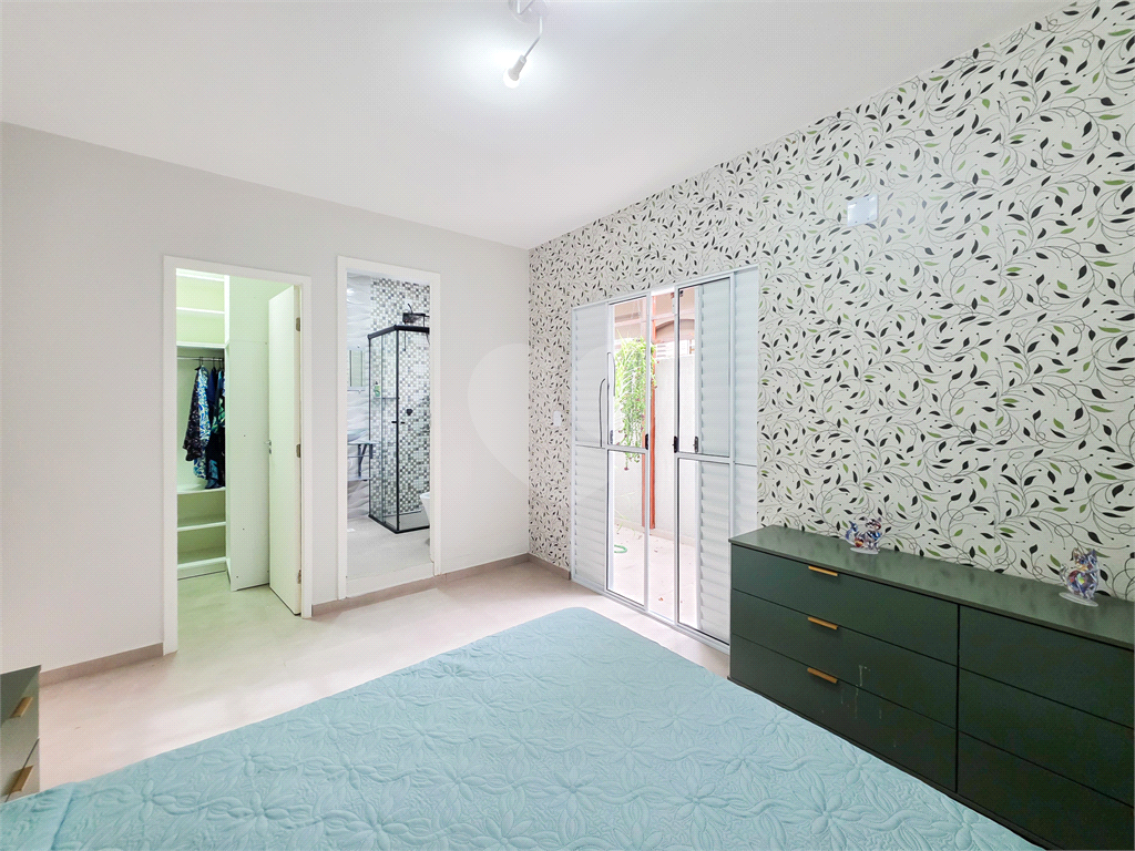 Casa Comercial - Brooklin - 3 Quartos / Dormitórios - 2 Vagas - Venda / Compra - 200 m²