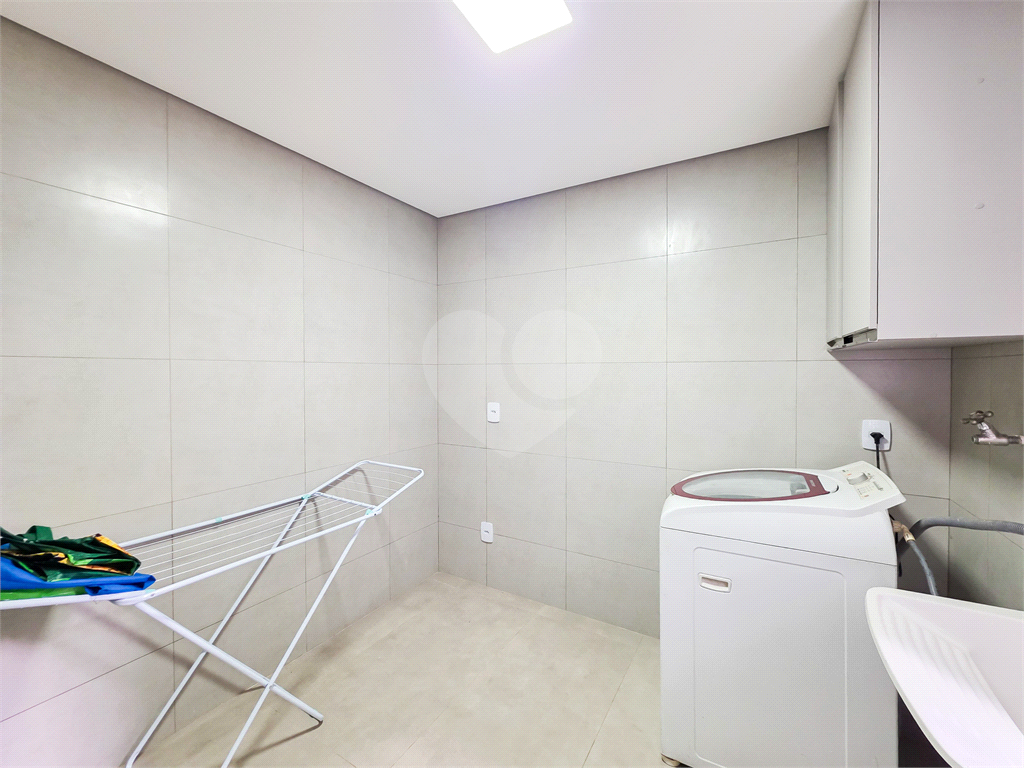 Casa Comercial - Brooklin - 3 Quartos / Dormitórios - 2 Vagas - Venda / Compra - 200 m²
