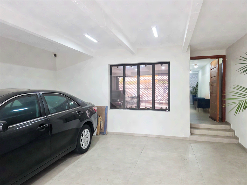 Casa Comercial - Brooklin - 3 Quartos / Dormitórios - 2 Vagas - Venda / Compra - 200 m²