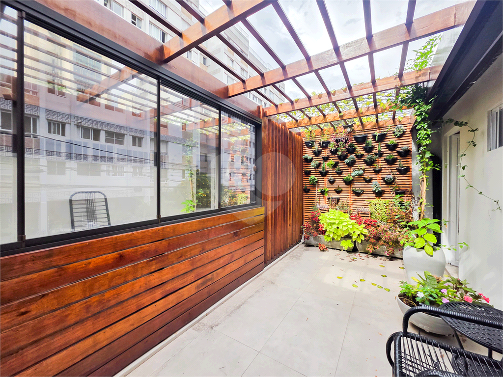 Casa Comercial - Brooklin - 3 Quartos / Dormitórios - 2 Vagas - Venda / Compra - 200 m²
