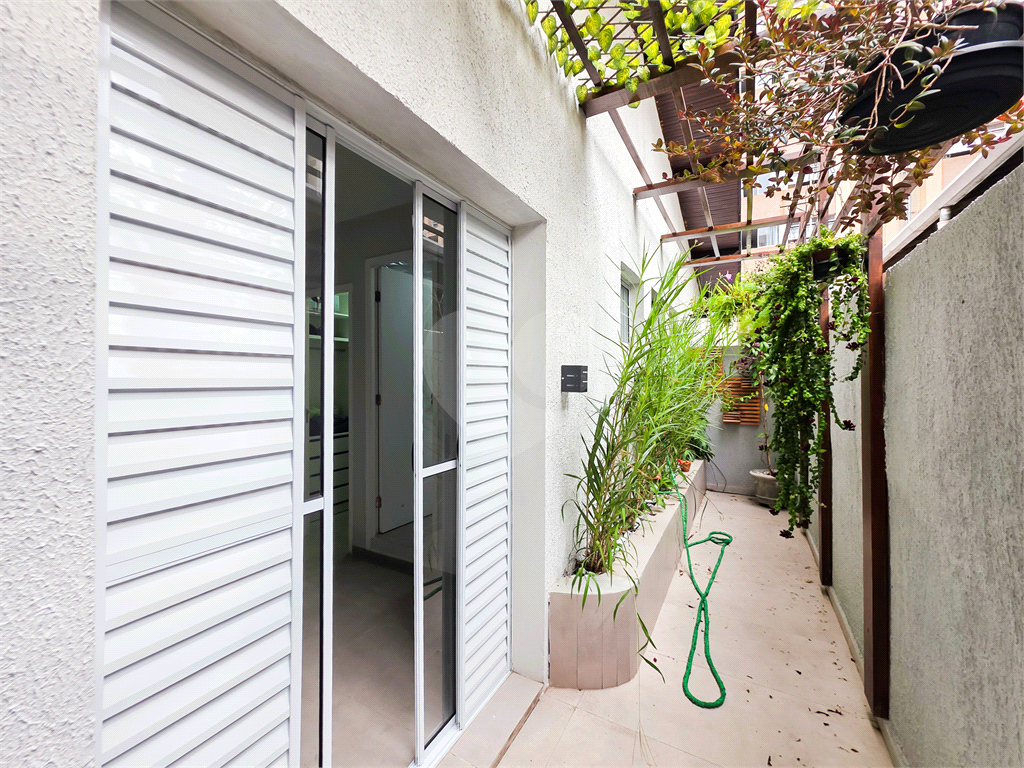 Casa Comercial - Brooklin - 3 Quartos / Dormitórios - 2 Vagas - Venda / Compra - 200 m²