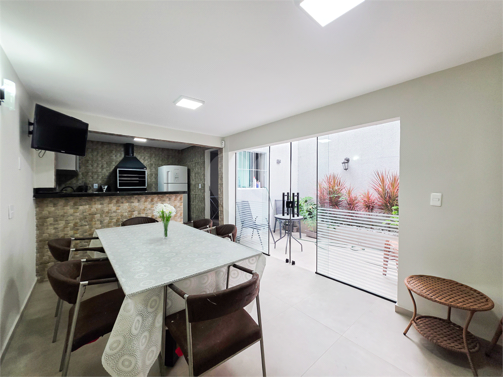 Casa Comercial - Brooklin - 3 Quartos / Dormitórios - 2 Vagas - Venda / Compra - 200 m²