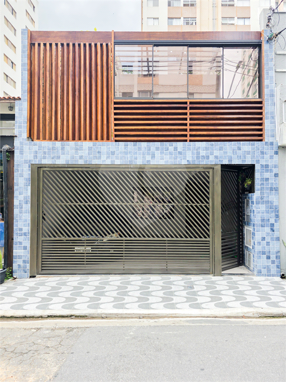 Casa Comercial - Brooklin - 3 Quartos / Dormitórios - 2 Vagas - Venda / Compra - 200 m²