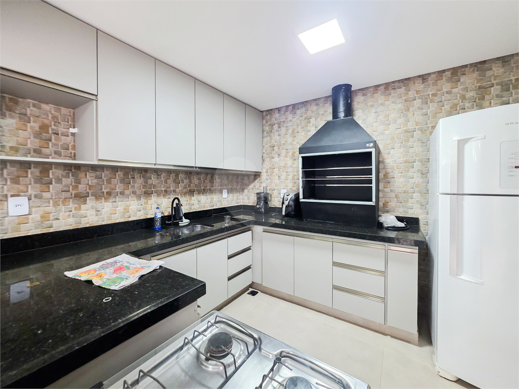 Casa Comercial - Brooklin - 3 Quartos / Dormitórios - 2 Vagas - Venda / Compra - 200 m²