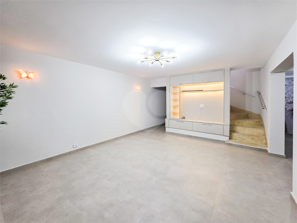 Casa Comercial - Brooklin - 3 Quartos / Dormitórios - 2 Vagas - Venda / Compra - 200 m²