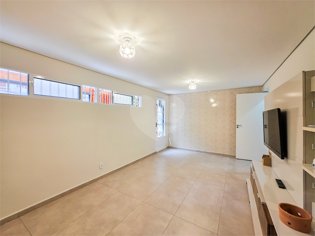Casa Comercial - Brooklin - 3 Quartos / Dormitórios - 2 Vagas - Venda / Compra - 200 m²