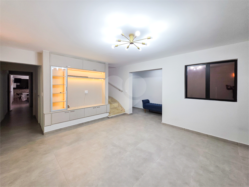 Casa Comercial - Brooklin - 3 Quartos / Dormitórios - 2 Vagas - Venda / Compra - 200 m²