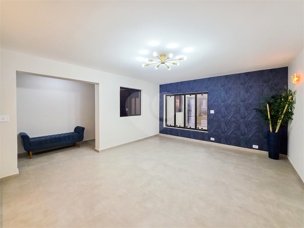 Casa Comercial - Brooklin - 3 Quartos / Dormitórios - 2 Vagas - Venda / Compra - 200 m²