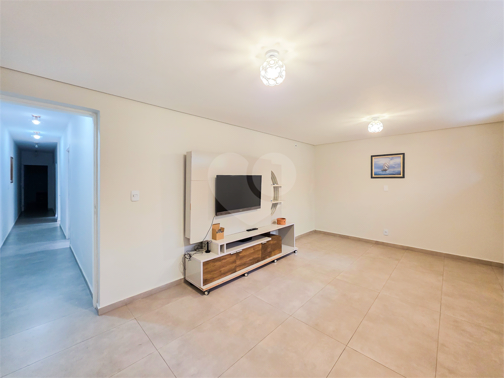 Casa Comercial - Brooklin - 3 Quartos / Dormitórios - 2 Vagas - Venda / Compra - 200 m²