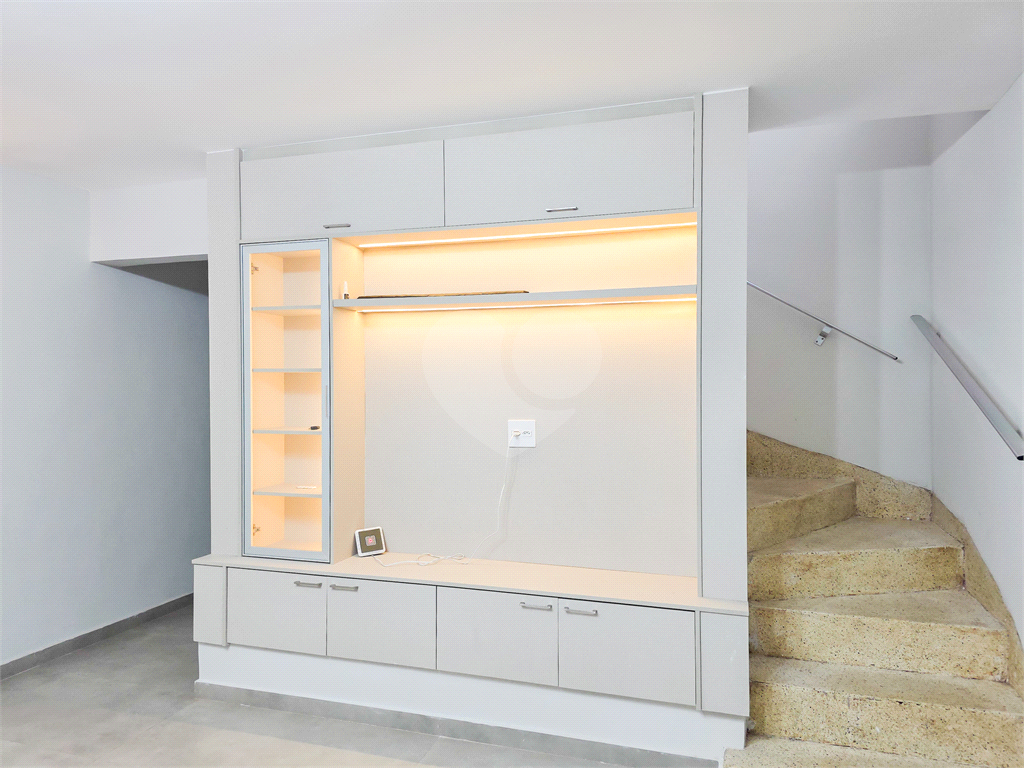 Casa Comercial - Brooklin - 3 Quartos / Dormitórios - 2 Vagas - Venda / Compra - 200 m²