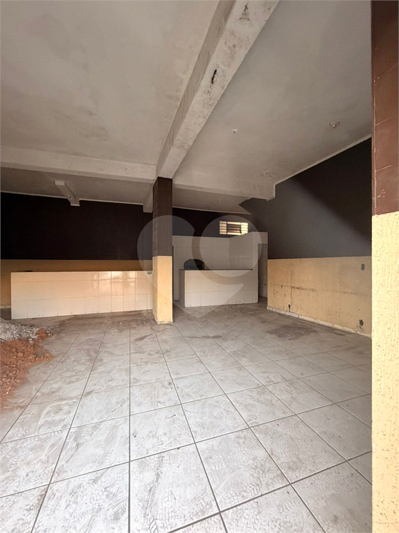 Prédio comercial na Av. Guapira - Tucuruvi / Locação ou venda 