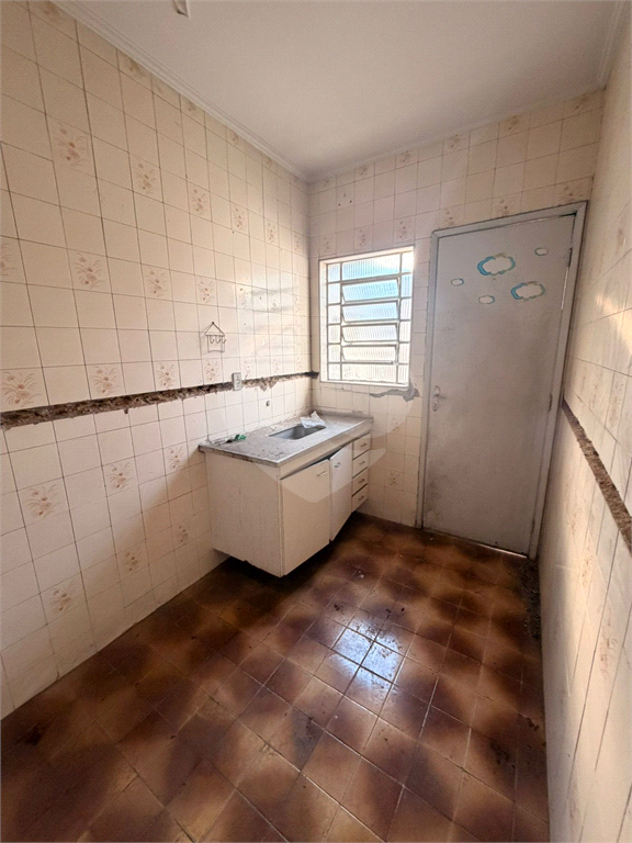 Prédio comercial na Av. Guapira - Tucuruvi / Locação ou venda 