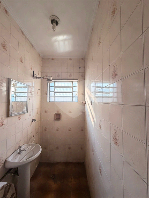 Prédio comercial na Av. Guapira - Tucuruvi / Locação ou venda 