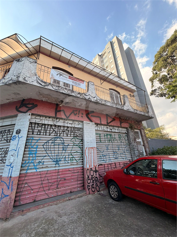 Prédio comercial na Av. Guapira - Tucuruvi / Locação ou venda 