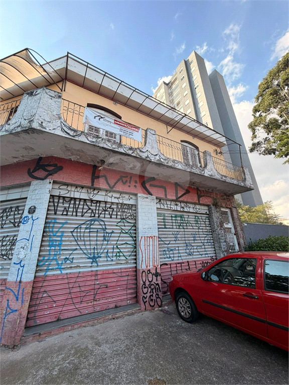 Prédio comercial na Av. Guapira - Tucuruvi / Locação ou venda 