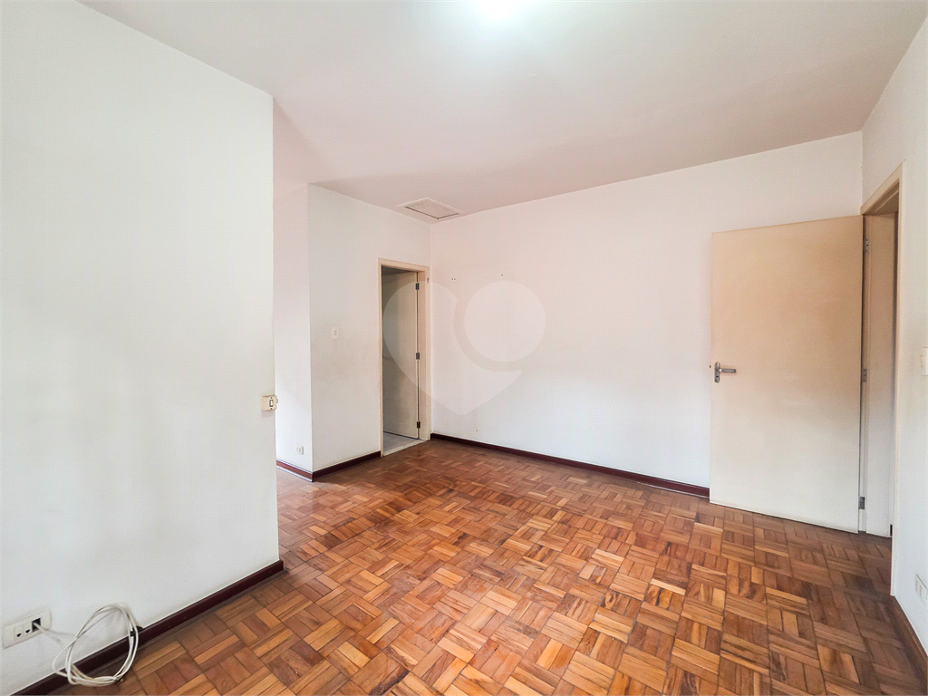 Casa de Vila - Vila Nova Conceição - 3 Quartos / Edícula - 3 Vagas - Locação / Aluguel