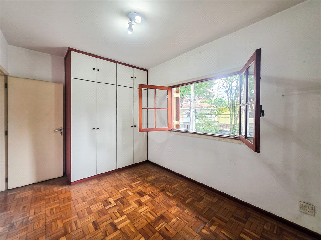 Casa de Vila - Vila Nova Conceição - 3 Quartos / Edícula - 3 Vagas - Locação / Aluguel