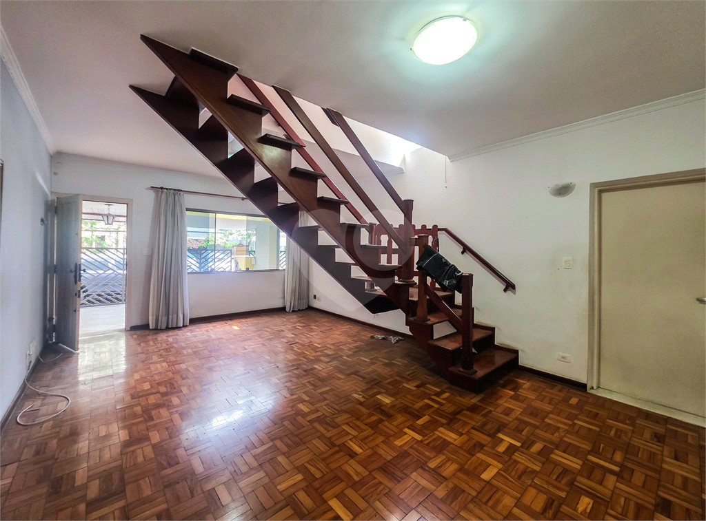 Casa de Vila - Vila Nova Conceição - 3 Quartos / Edícula - 3 Vagas - Locação / Aluguel