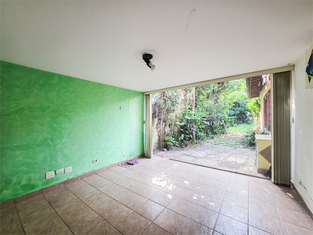 Casa de Vila - Vila Nova Conceição - 3 Quartos / Edícula - 3 Vagas - Locação / Aluguel