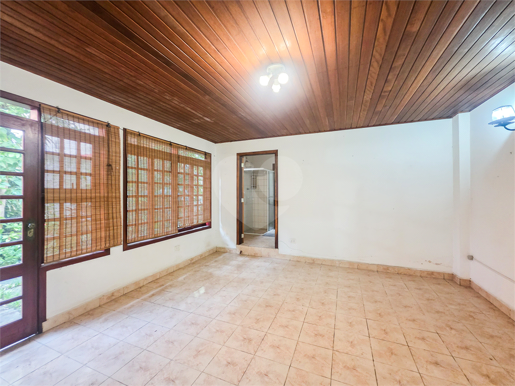 Casa de Vila - Vila Nova Conceição - 3 Quartos / Edícula - 3 Vagas - Locação / Aluguel