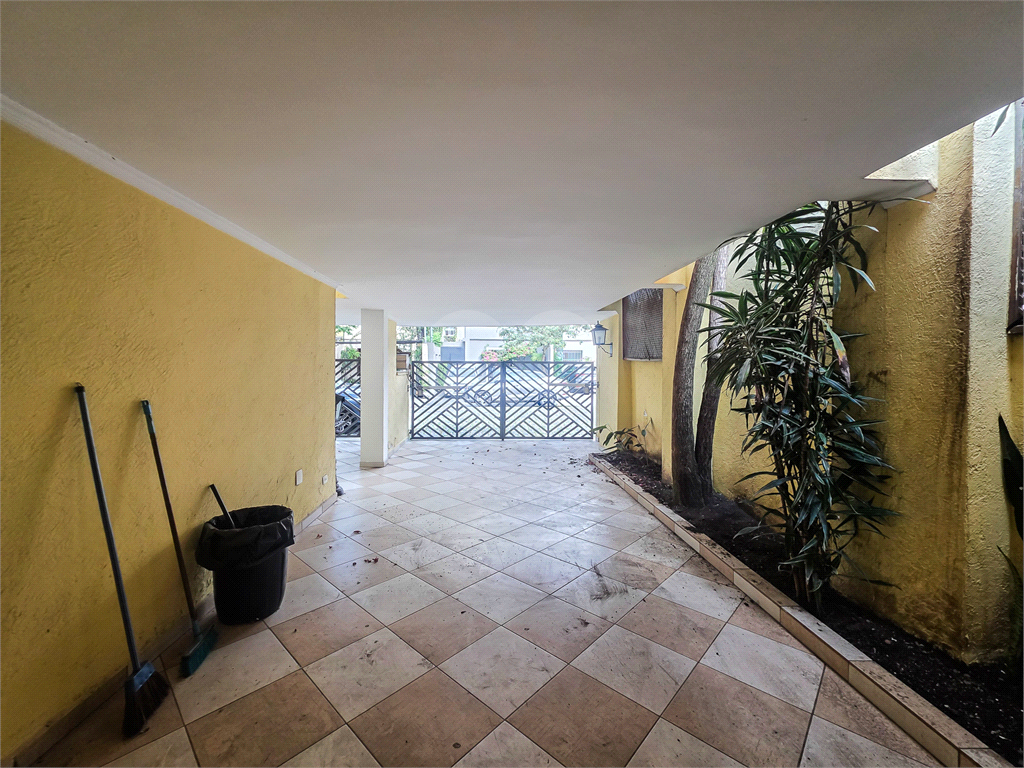 Casa de Vila - Vila Nova Conceição - 3 Quartos / Edícula - 3 Vagas - Locação / Aluguel